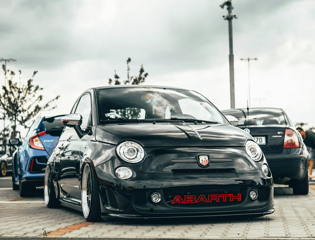 Scritta Decorativa per Griglia Anteriore per Abarth 500/595 e Fiat Punto